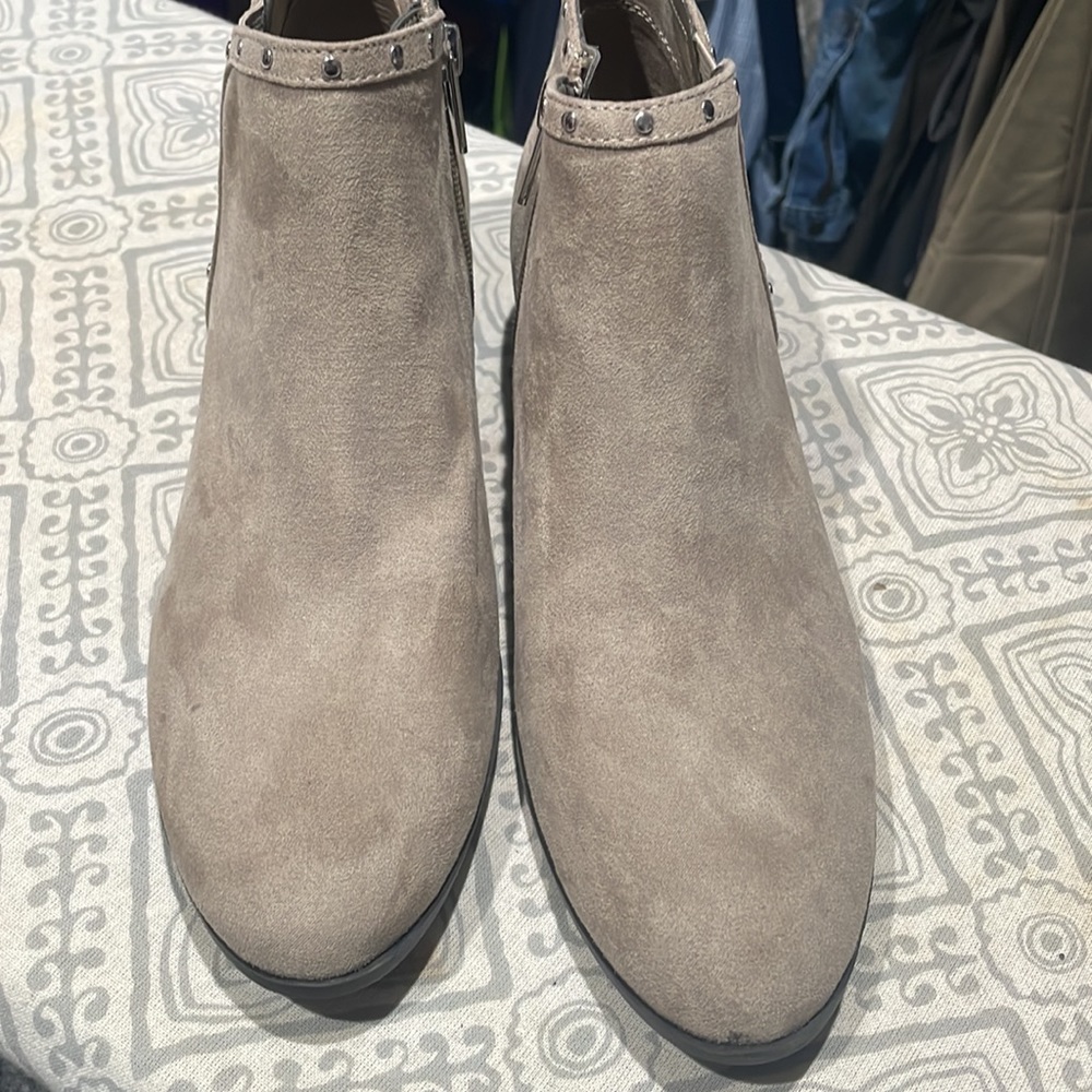 Tan/grey booties - Picture 2 of 5